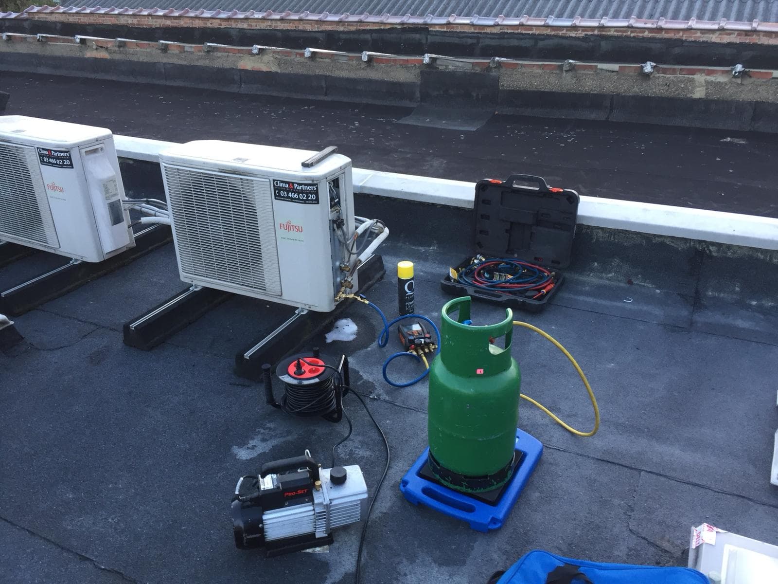 Installation climatisation Fujitsu sur toiture